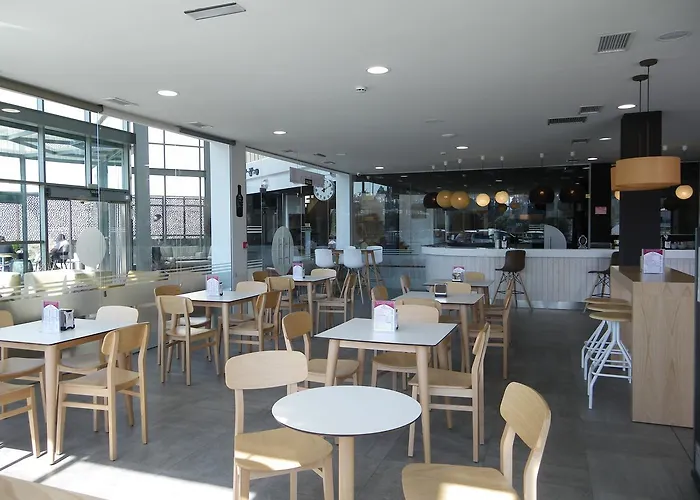 Valcarce Ferrol מלון 4*