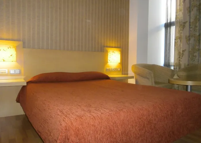 מלון Valcarce Ferrol 4*